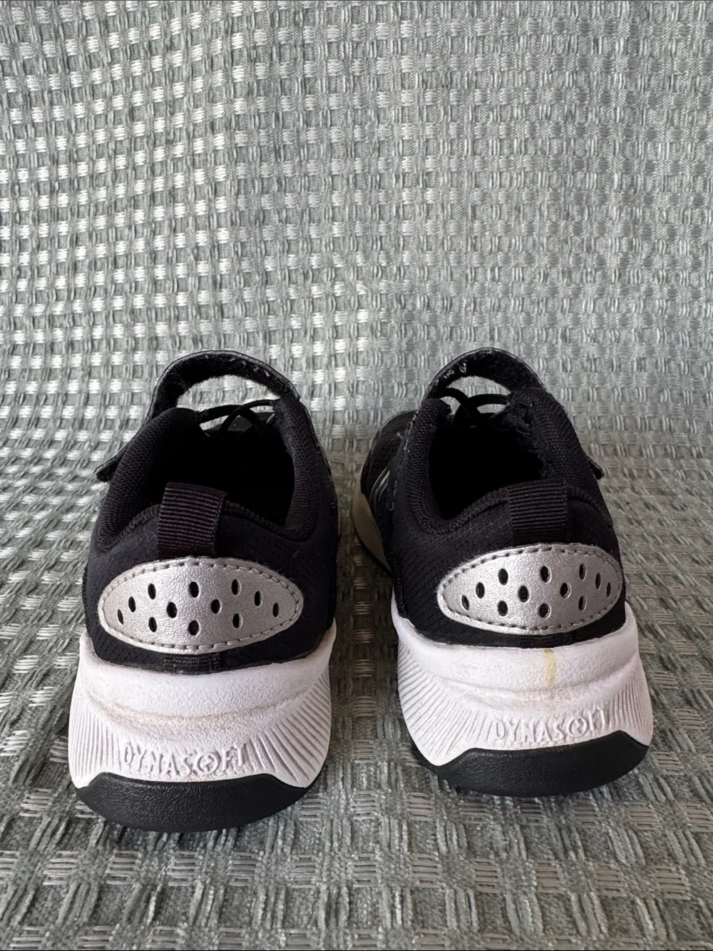 New Balance Kids 545V1 DynaSoft Running Shoes Black/White/Silver Size 11